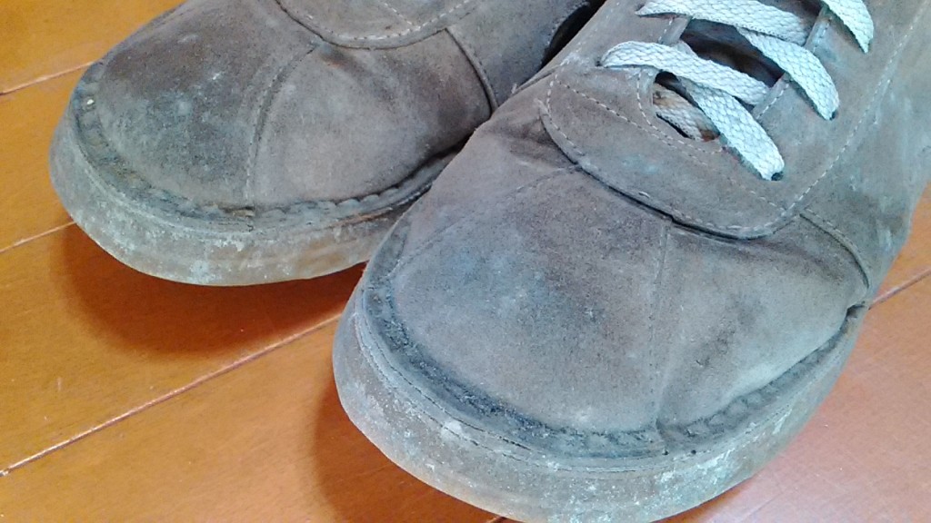 カンペールのカビ取り＆丸洗いの靴修理