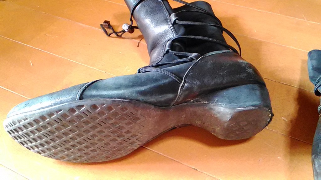レディースブーツのソール貼り替え＆ヒールの革巻きの靴修理