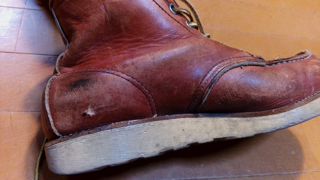 レッドウィングのブーツの丸洗い＆革めくれ補修＆補色の靴修理