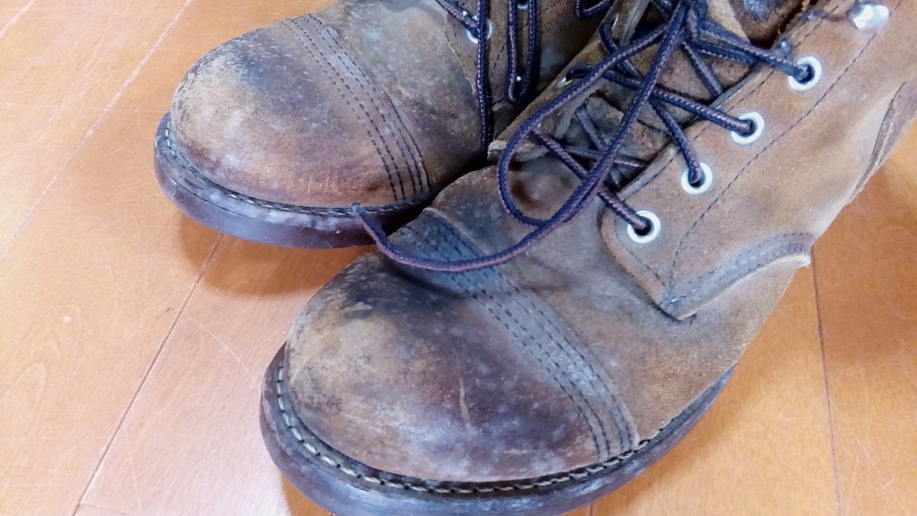 レッドウィングのスエードブーツの丸洗い＆補色の靴修理
