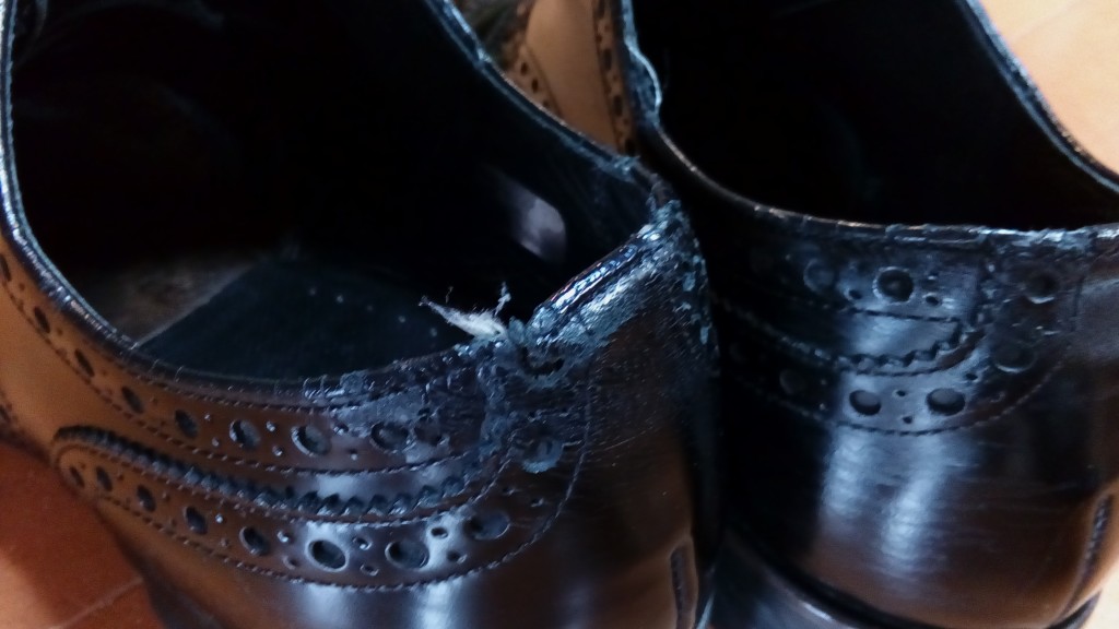 リーガルのストレートチップの履き口補修の靴修理