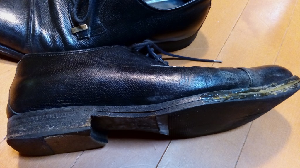 グッチの外羽根プレーントゥのオールソールの靴修理