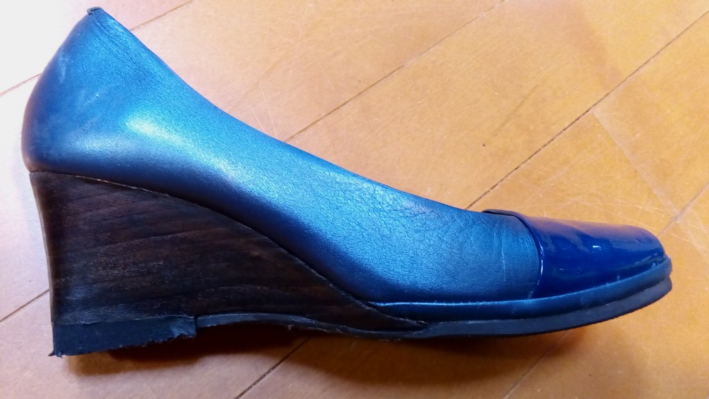レディース・ウェッジソールの革巻交換の靴修理
