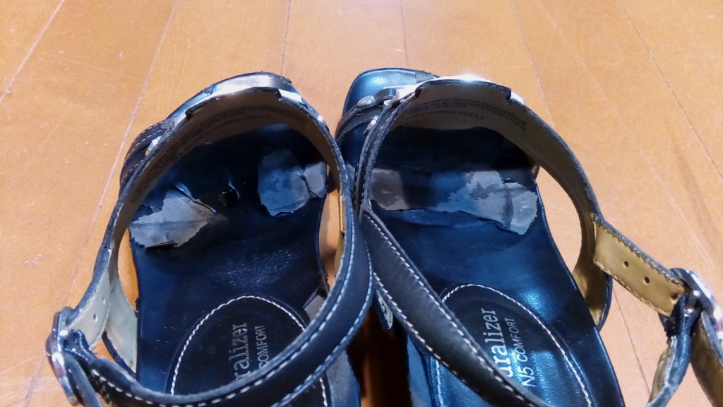 靴修理品96：サンダルのインソール交換の靴修理