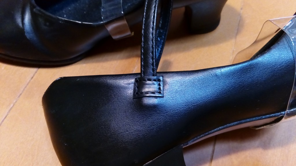 ダンスシューズのベルトの破れ補修の靴修理