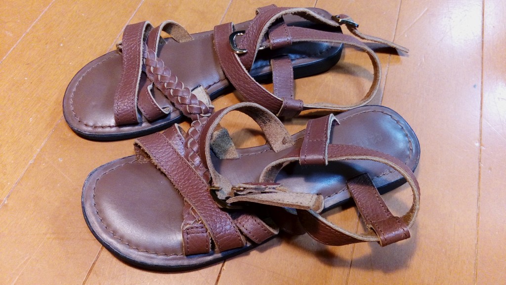 靴修理品97：サンダルの金具交換の靴修理