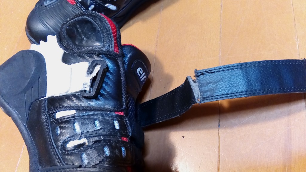 バイク・オートバイ用ブーツのベルト交換の靴修理