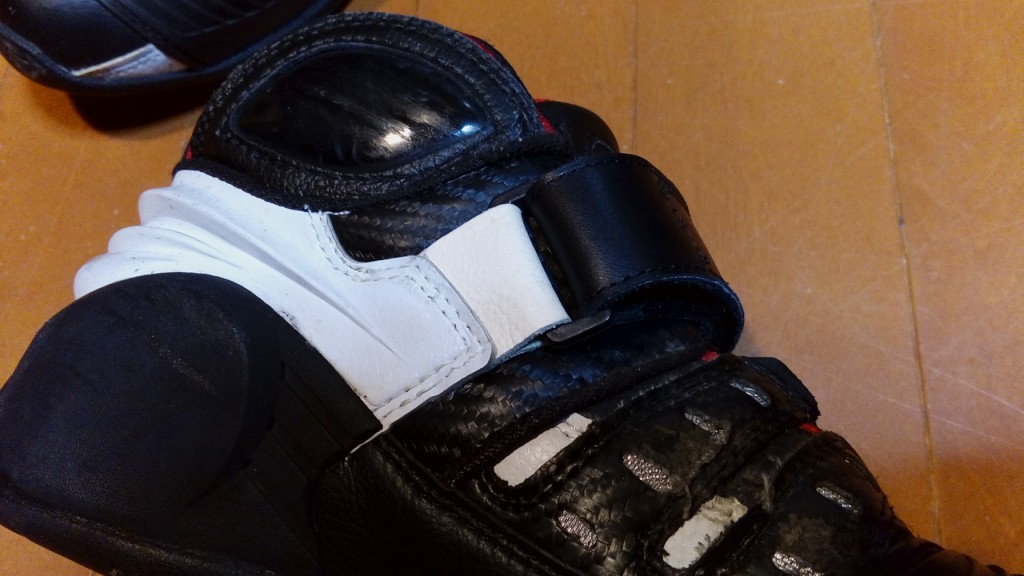 バイク・オートバイ用ブーツのベルト交換の靴修理
