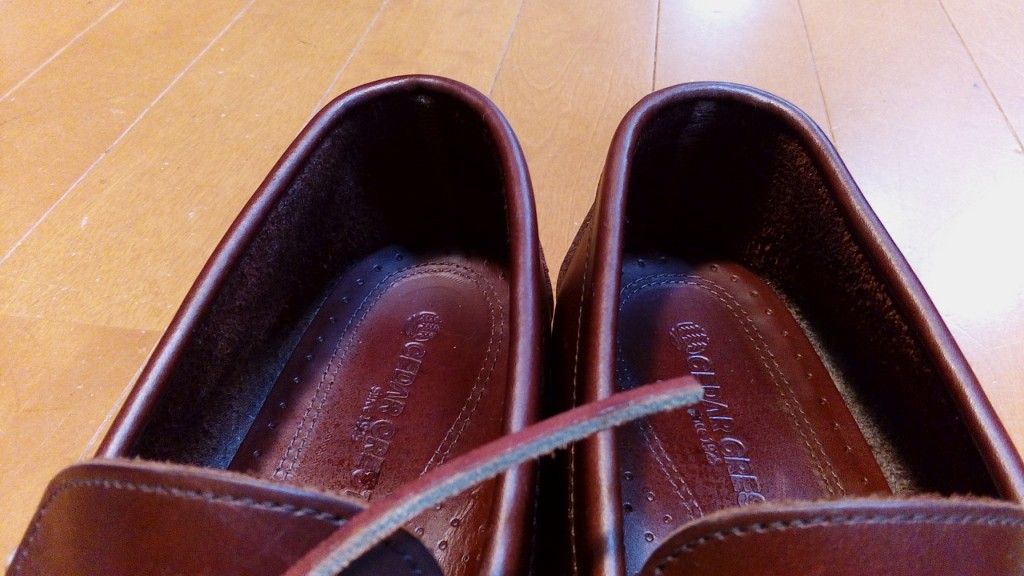 ブカブカのメンズローファーの低反発インソール対応の靴の修理
