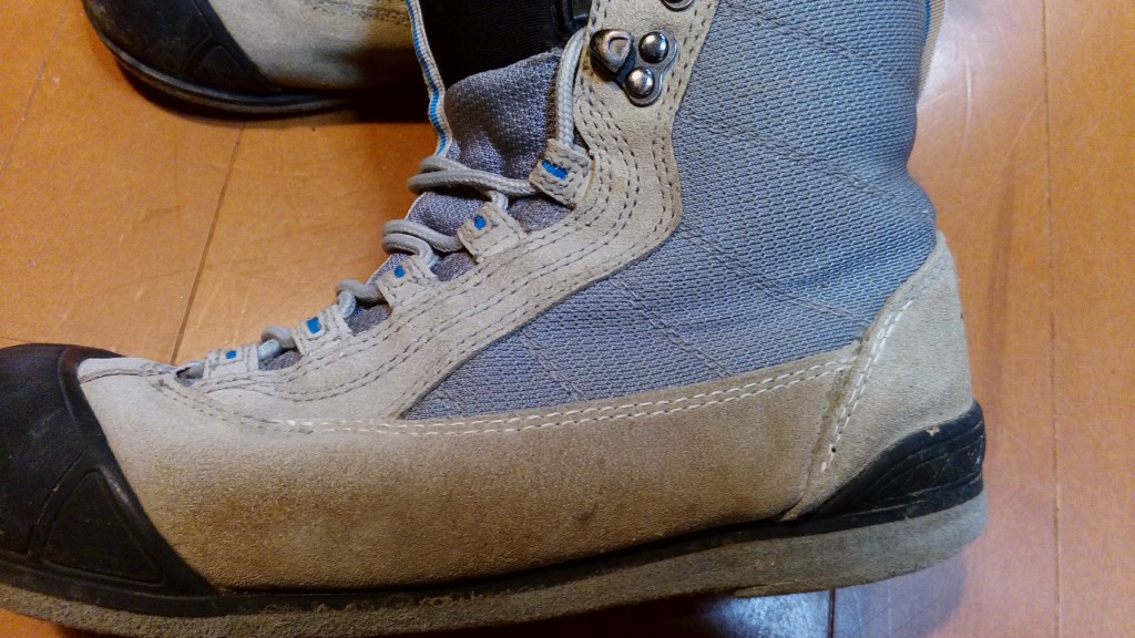 靴修理品101：釣り用ブーツのアッパー補修の靴修理