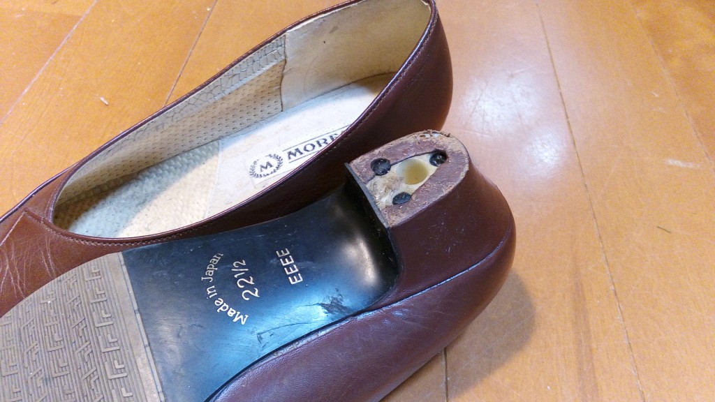 靴修理品109：レディースパンプスのヒール交換の靴修理