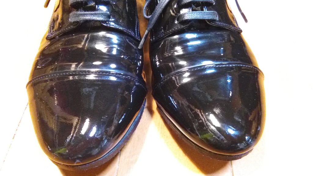miumiuのエナメル靴のアッパー補修とゴム半張りの靴修理