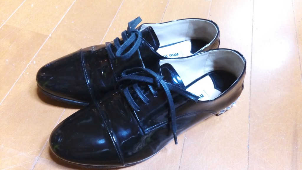 miumiuのエナメル靴のアッパー補修とゴム半張りの靴修理