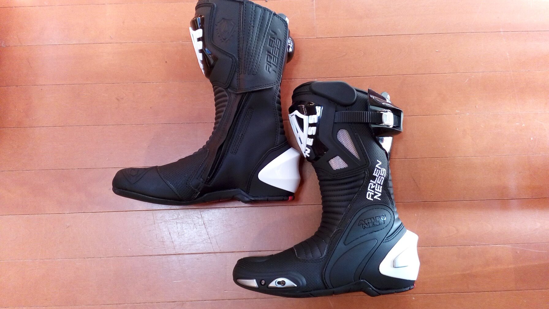 バイク・オートバイ用ブーツのストレッチの靴修理
