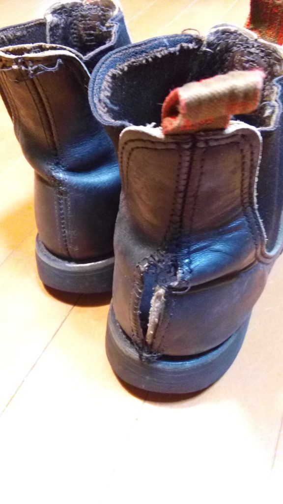 レッドウィングのブーツのバックシーム補修の靴修理