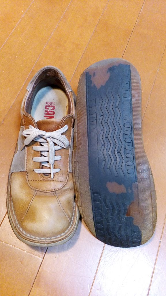 靴修理品147：カンペールのスニーカーのオールソールの靴修理