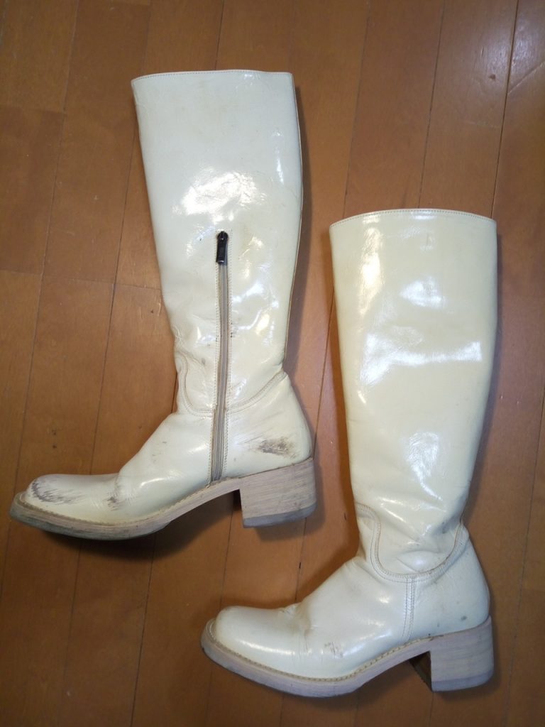 靴修理品154：レディースホワイトロングブーツのアッパー補修の靴修理