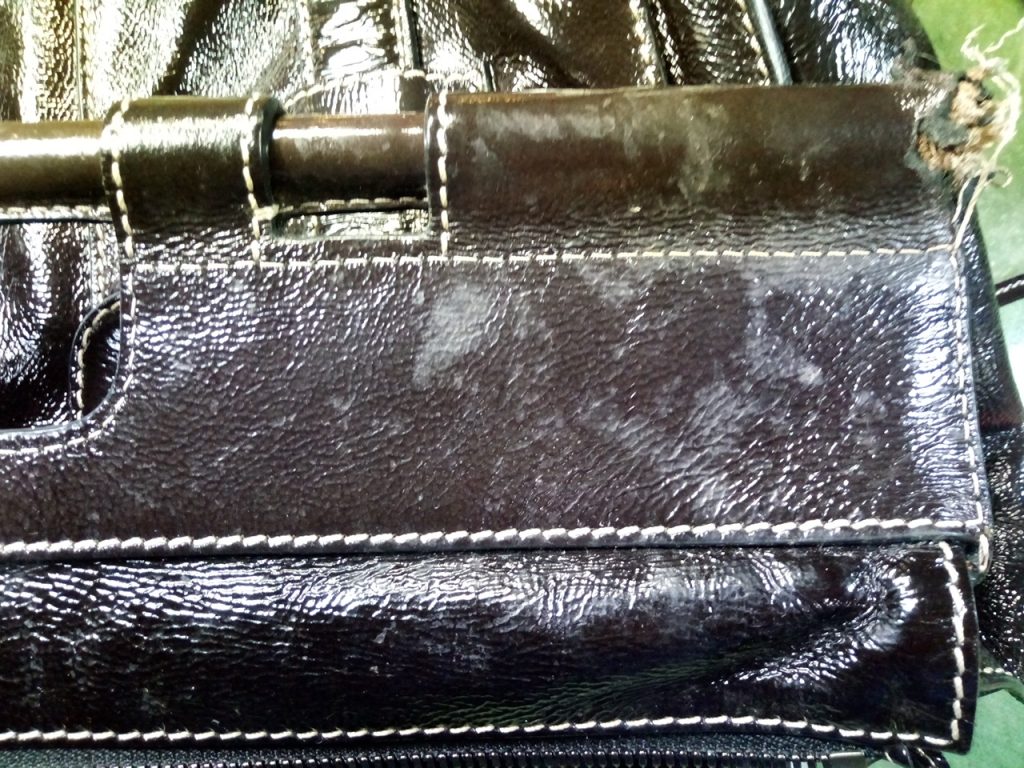 カバンの革色補修＆ベルト取り付け＆革補修の鞄修理