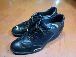 キツイ・小さい靴の幅出し靴修理37