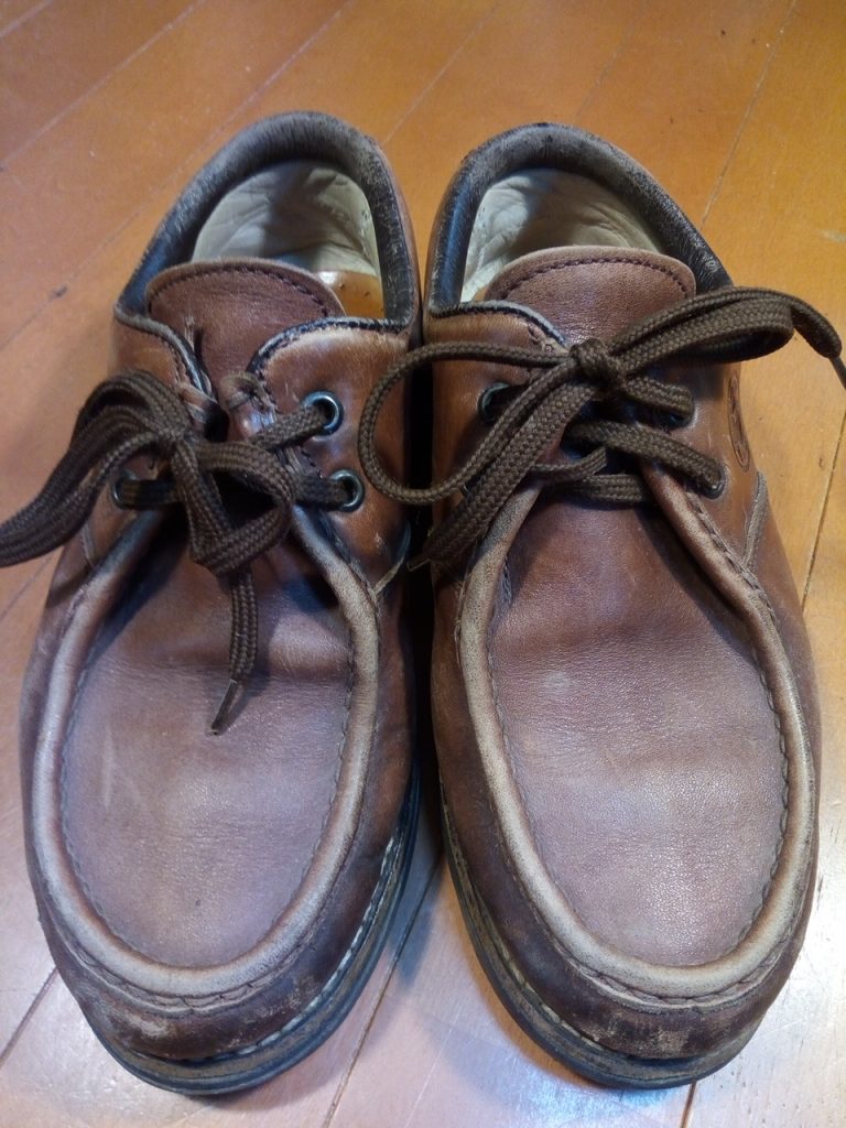 チロリアンシューズのオールソール＆色補修の靴修理