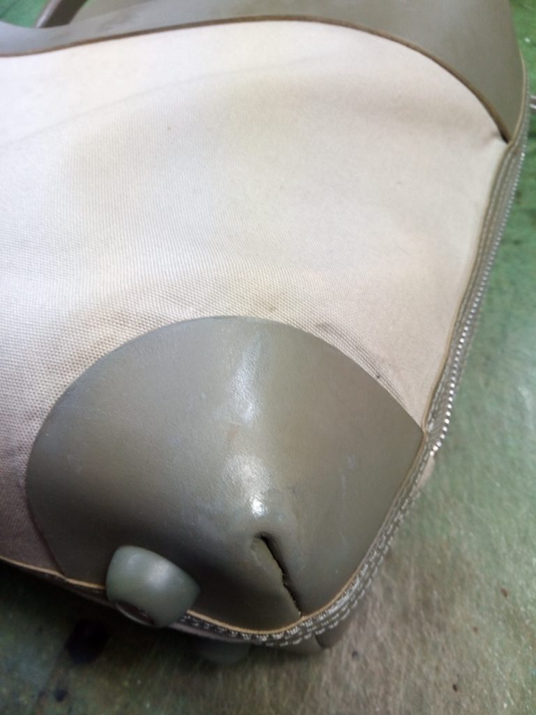 カンペールのバッグのキズ補修のカバン修理