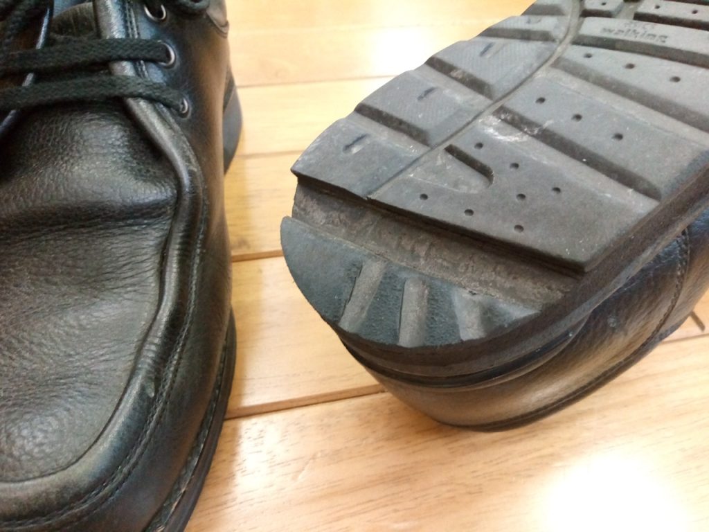 メンズウォーキングシューズの丸洗い＆かかとの部分補修の靴修理