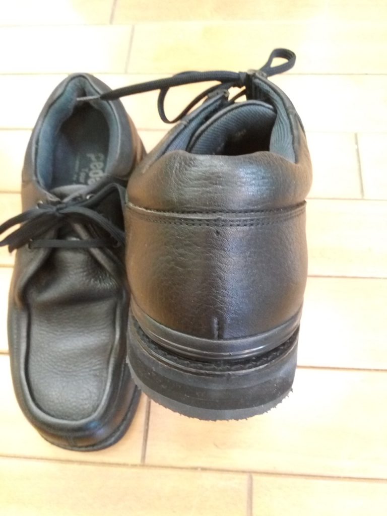 メンズウォーキングシューズの丸洗い＆かかとの部分補修の靴修理