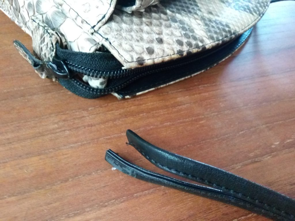 バッグの持ち手部分のほつれ修理の鞄修理