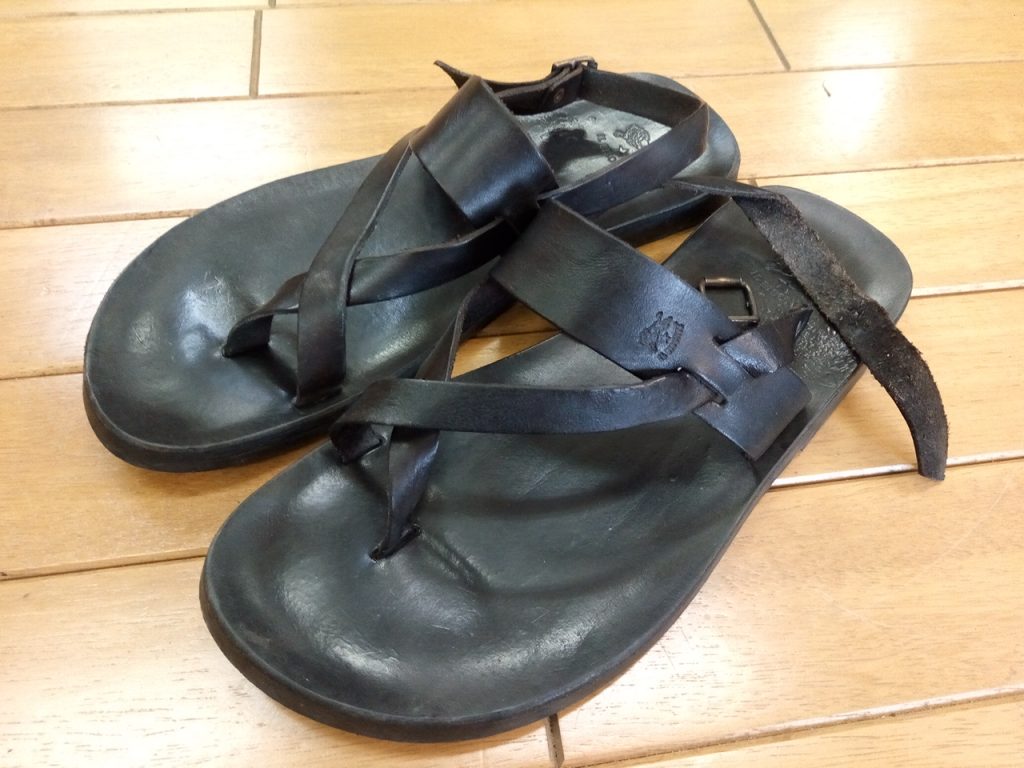 ビルケンのサンダルのソール貼りつけの靴修理