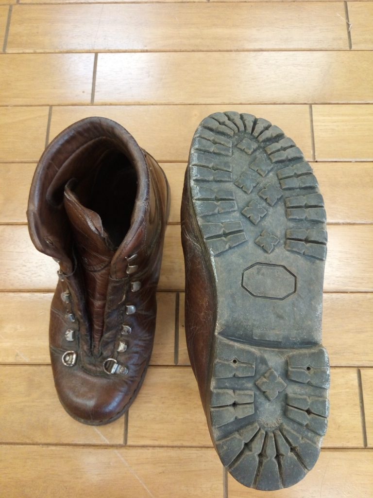レディースの登山靴のソール張り替えの靴修理