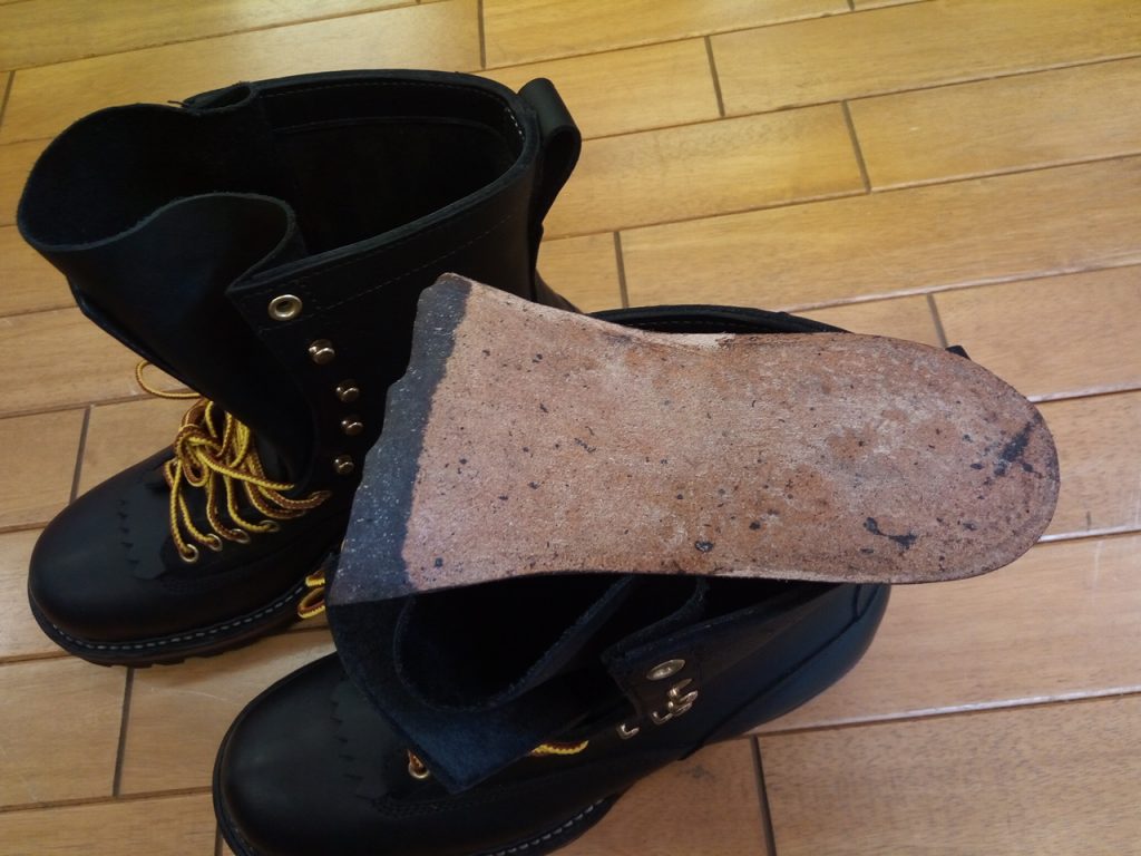 ホワイツのブーツのインソール貼りの靴修理