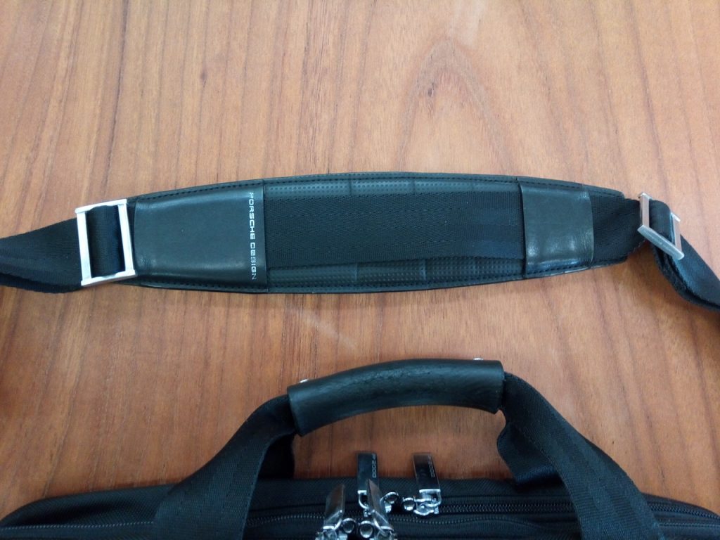 ポルシェデザインのバッグの持ち手部分交換と肩ベルト補修の鞄修理