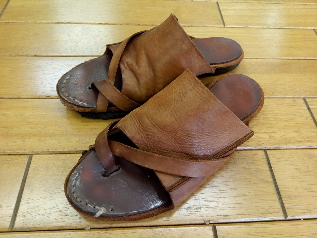サンダルのオールソールの靴修理
