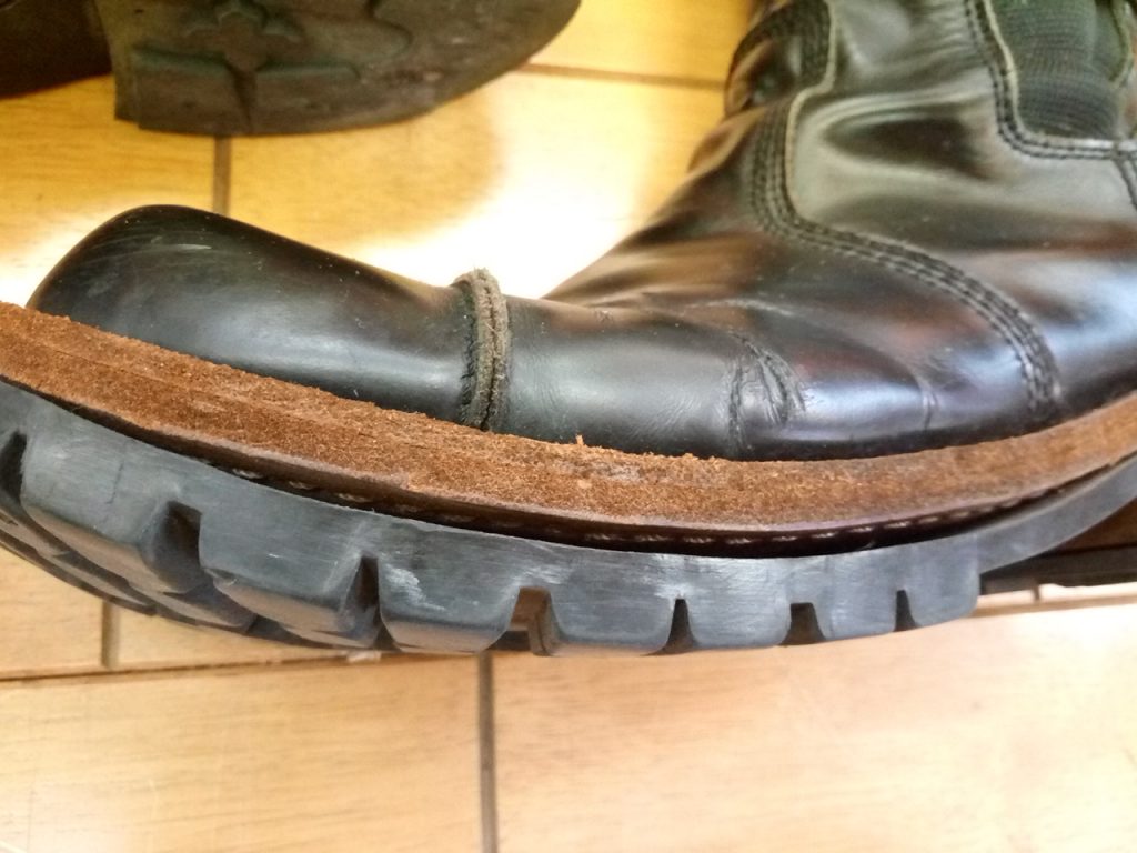 エンジニアブーツのオールソールの靴修理