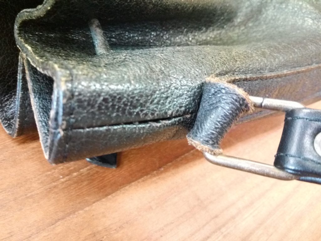 レディース・バッグの革のスレ補修の鞄修理