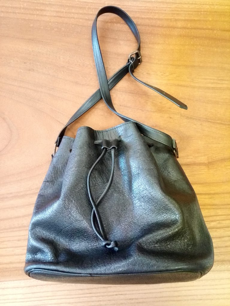 レディース・バッグの革のスレ補修の鞄修理