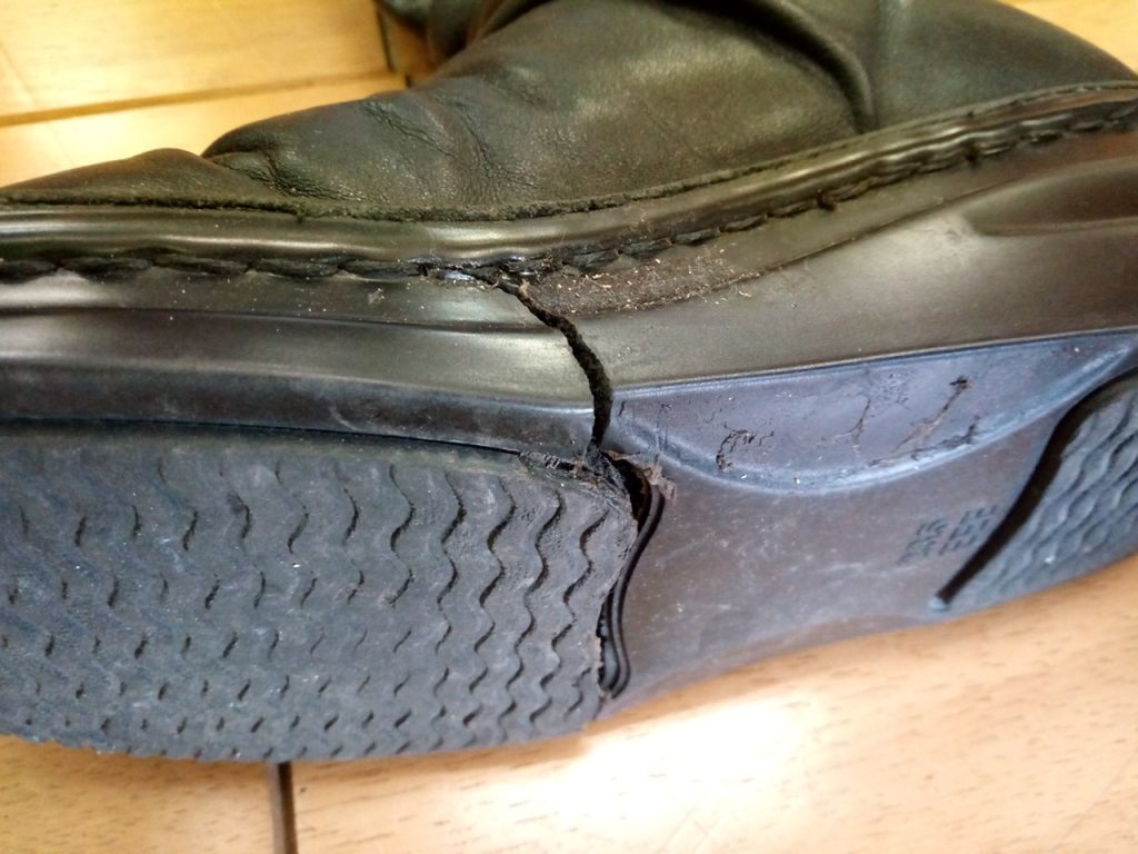 レディース・ブーツのオールソールの靴修理