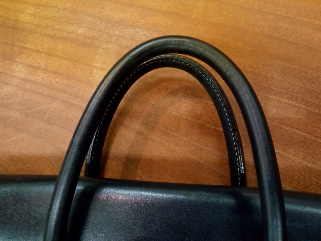 キタムラのネイビーのバッグの内側の革の張替の鞄修理