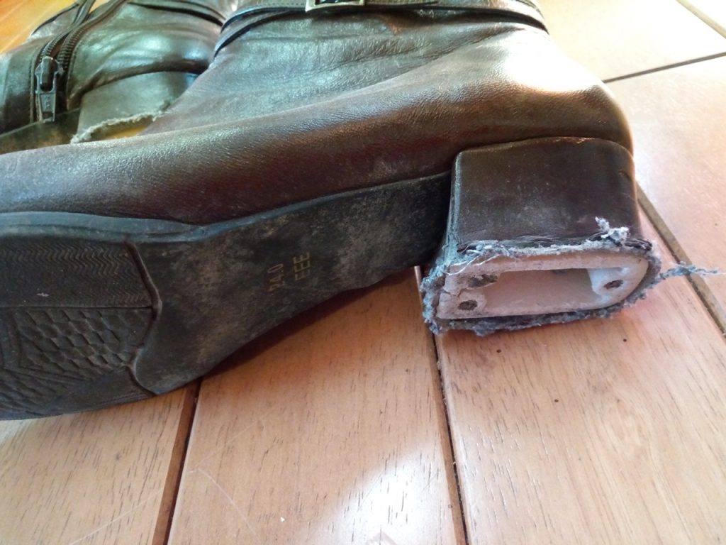 レディースブーツのヒール交換＆アッパー補修の靴修理