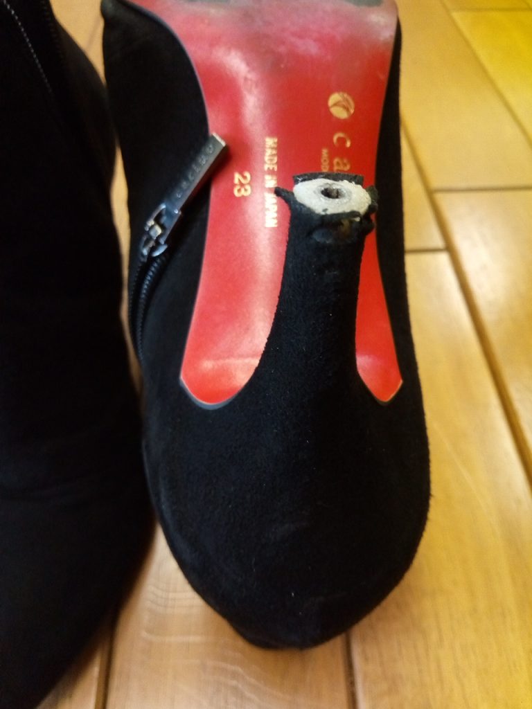 レディースブーツのヒールトップリフト交換の靴修理