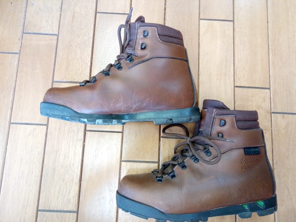 アゾロの登山靴のソール貼り直しの靴修理