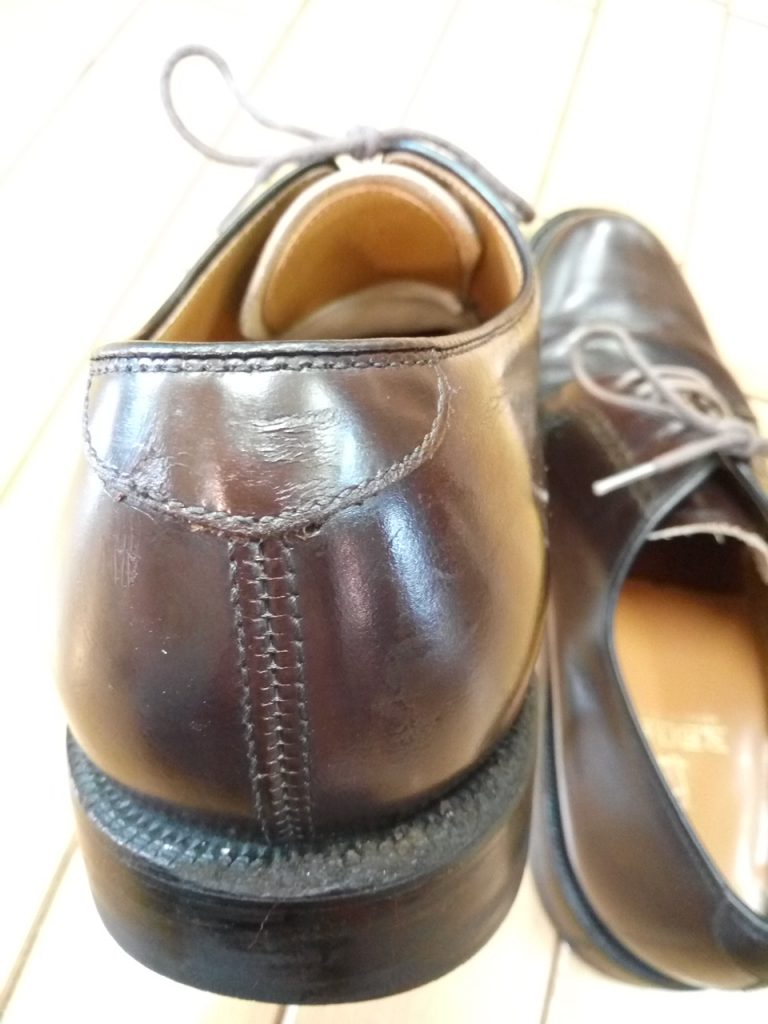 リーガルのプレーントゥのアッパーキズ補修の靴修理