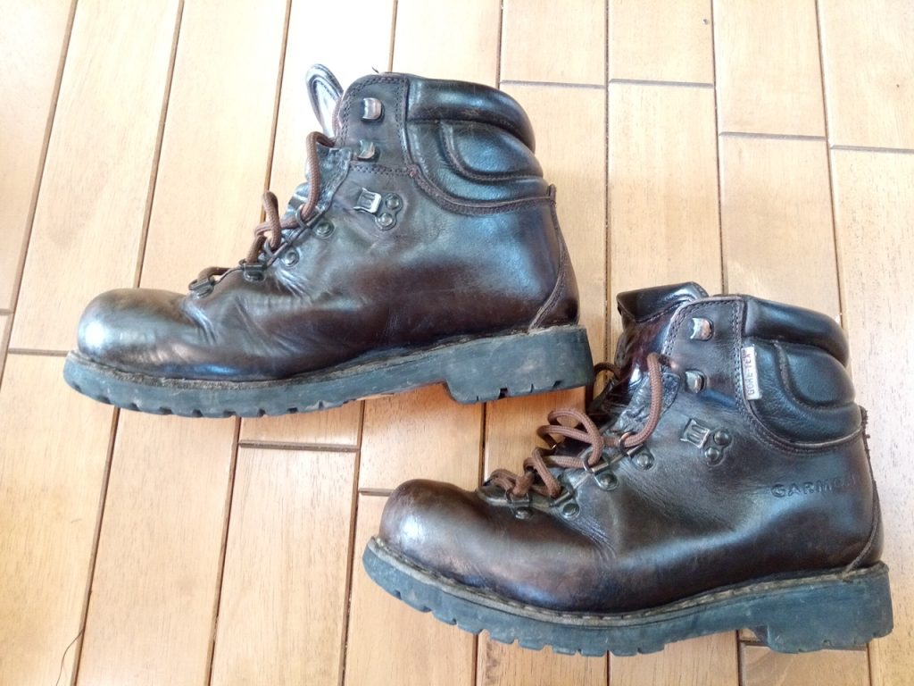 レディース登山靴のオールソールの靴修理