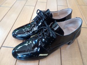 キツイ・小さい靴の幅出し靴修理63