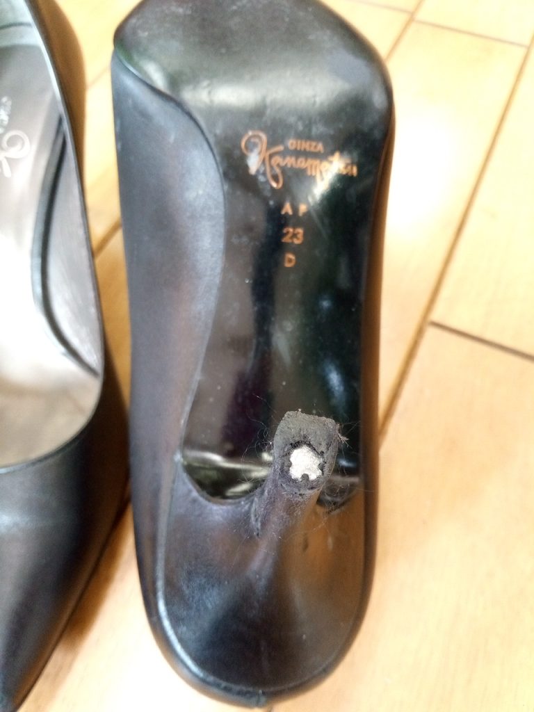 カネマツのパンプスのピンヒールトップリフト交換の靴修理