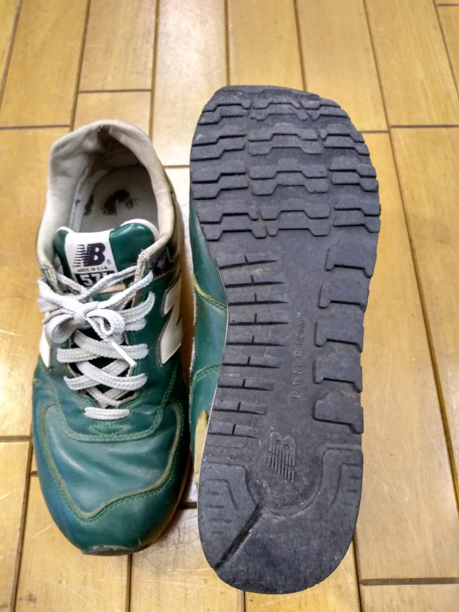 ニューバランスのスニーカーのオールソールの靴修理