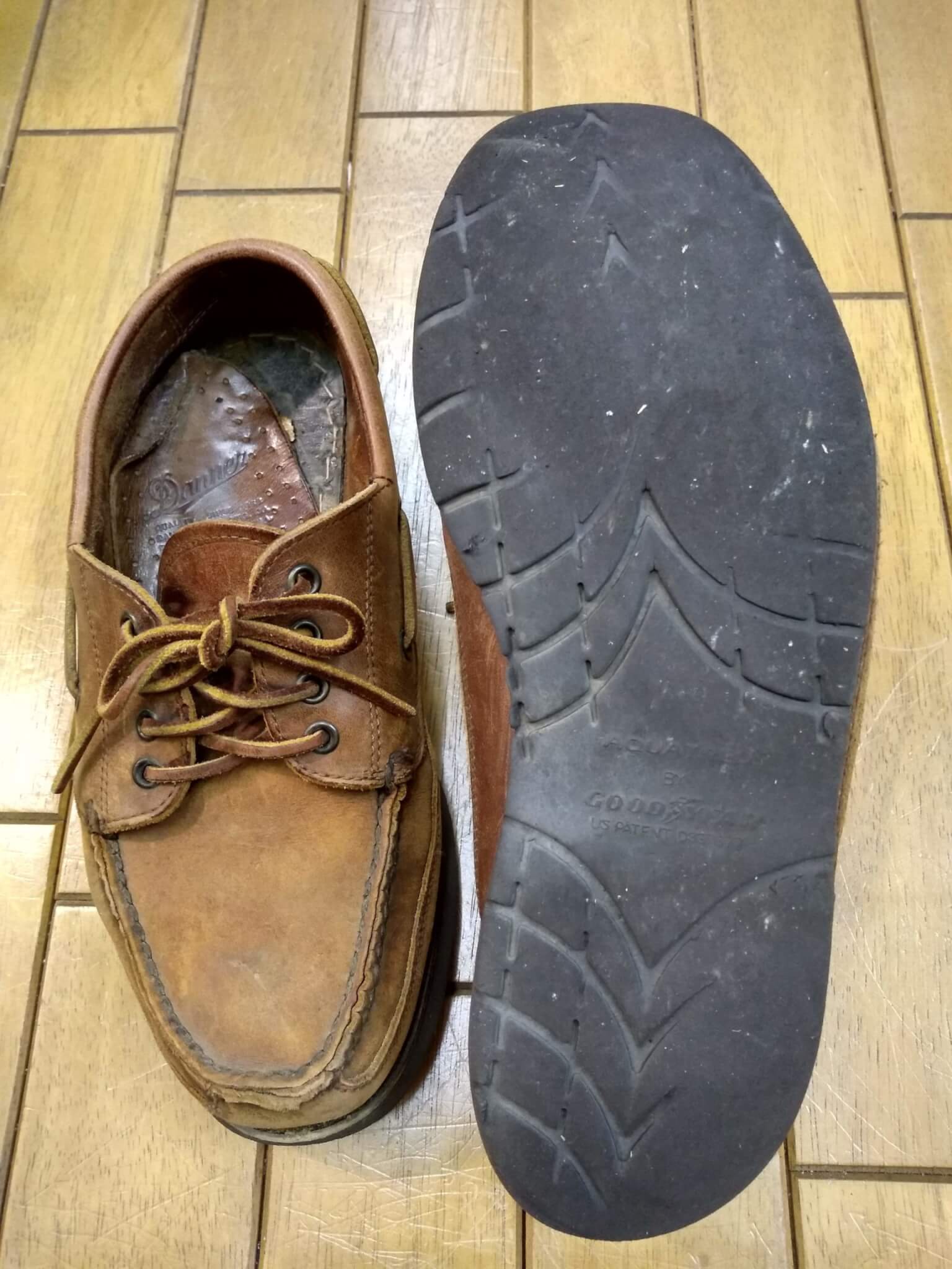 ダナーのモカシンのオールソールの靴修理